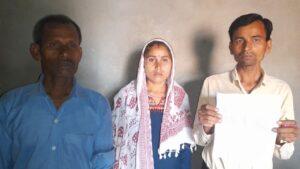 औरैया 30 अप्रैल *पति को दूसरी महिला के साथ पत्नी व उसके परिजनों ने कोतवाली पुलिस को किया सुपुर्द*