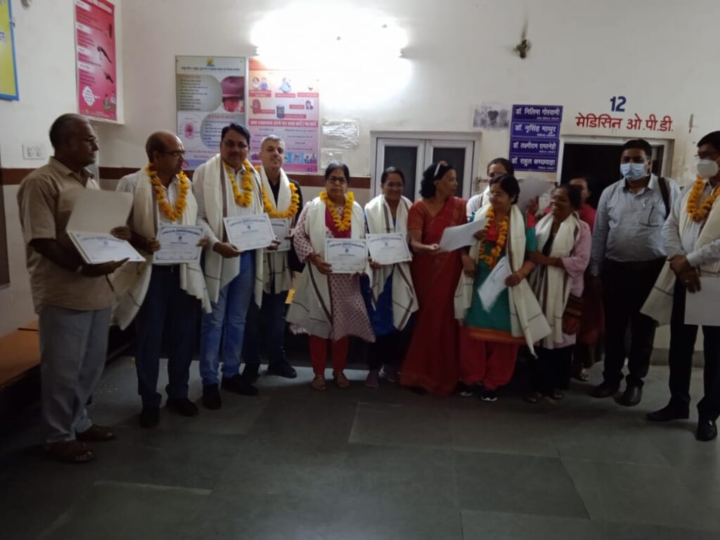 जोधपुर02जुलाई*लायंस क्लब जोधपुर द्वारा डॉक्टर्स डे व सीए डे धूमधाम से मनाया गया