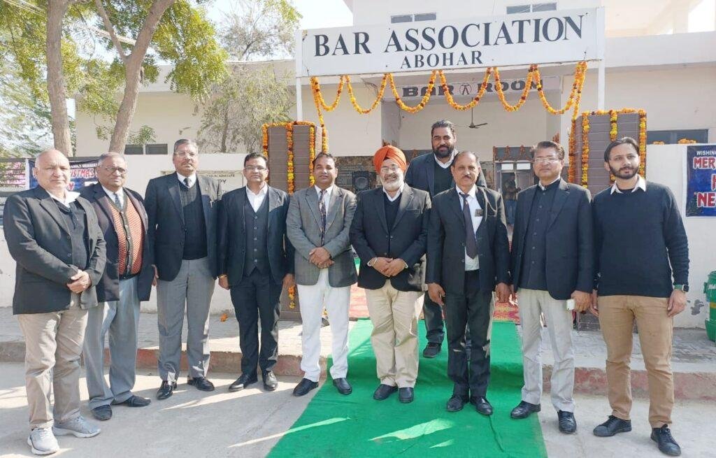 पंजाब 02 जनवरी *फाजिल्का बार एसोसिएशन के प्रधान गुलशन मेहरोक अबोहर पहुंचे पंजाब 02 जनवरी *फाजिल्का बार एसोसिएशन के प्रधान गुलशन मेहरोक अबोहर पहुंचे
