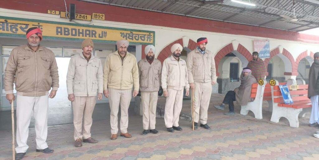 पंजाब 05 जनवरी *रेलवे पुलिस द्वारा चैकिंग की गई पंजाब 05 जनवरी *रेलवे पुलिस द्वारा चैकिंग की गई