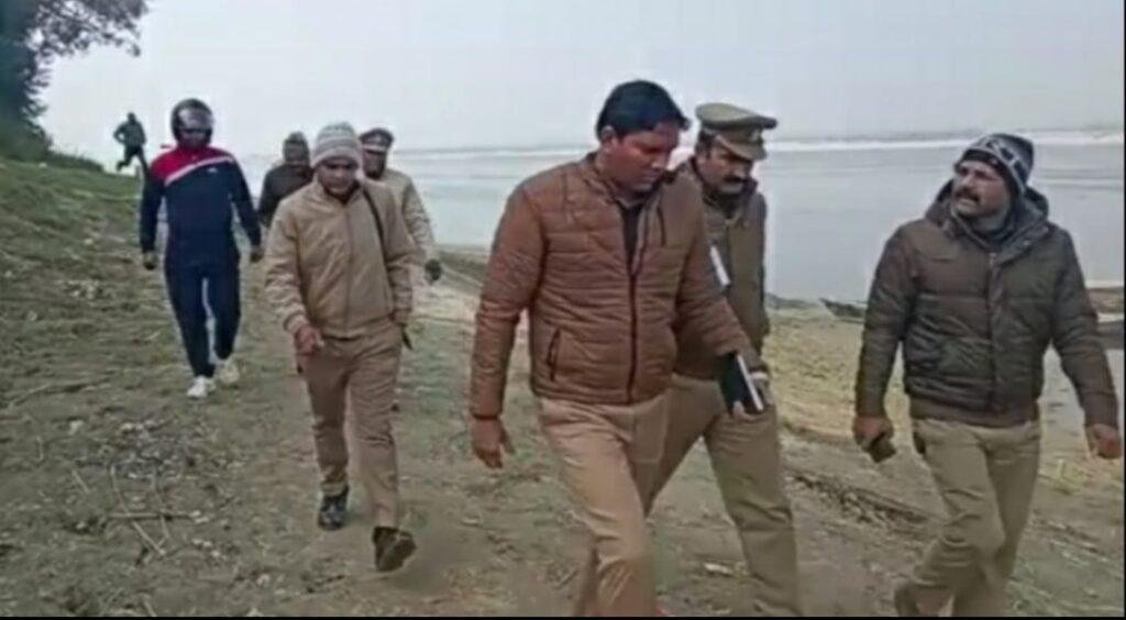 कौशाम्बी07जनवरी2023*बोरे में मिली अधजली महिला की लाश, नही हुई शिनाख्त*