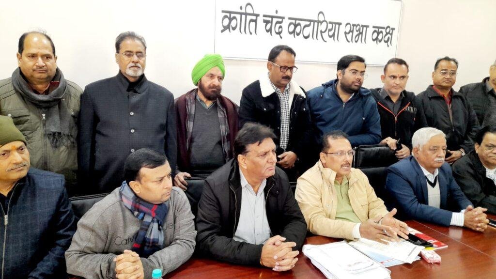 कानपुर नगर08जनवरी* आज प्रेस वार्ता में युपी मोटर ट्रांसपोर्ट्स एशोशियेशन की 60वीं वर्षगांठ में जुटेंगे पुरे प्रदेश के परिवहन व्यवसायी*