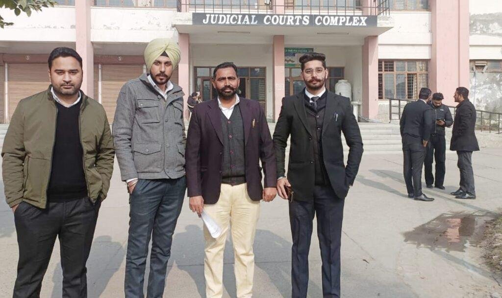 पंजाब 10 जनवरी *अबोहर कोर्ट कम्लैक्स के बाहर वाहन खड़ा करने वालों पर होगी सख्त कार्यवाई : प्रधान लखविंद्र सिंह सिद्धू पंजाब 10 जनवरी *अबोहर कोर्ट कम्लैक्स के बाहर वाहन खड़ा करने वालों पर होगी सख्त कार्यवाई : प्रधान लखविंद्र सिंह सिद्धू