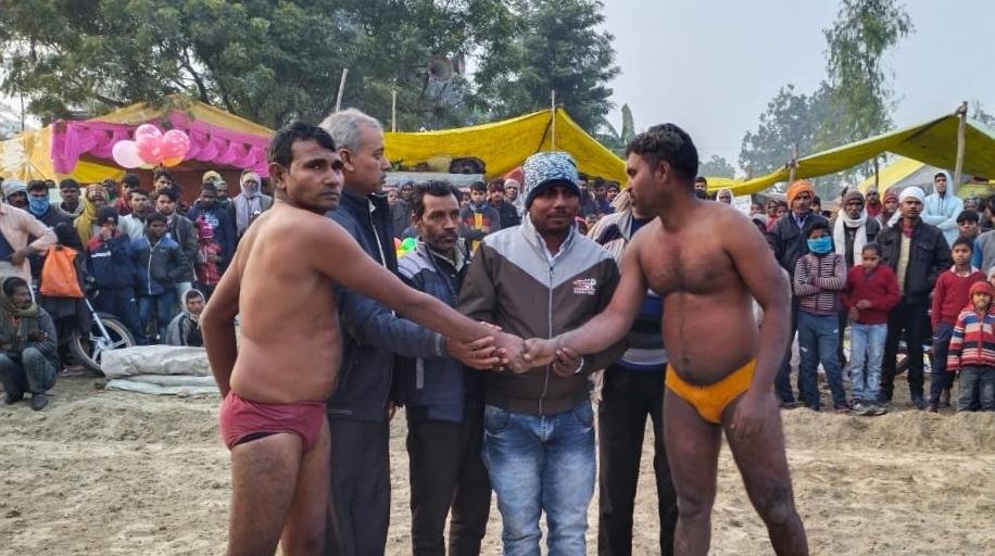 रायबरेली10जनवरी*महराजगंज क्षेत्र के नरायनपुर गांव में मेले के उपरांत दंगल का किया गया आयोजन रायबरेली10जनवरी*महराजगंज क्षेत्र के नरायनपुर गांव में मेले के उपरांत दंगल का किया गया आयोजन