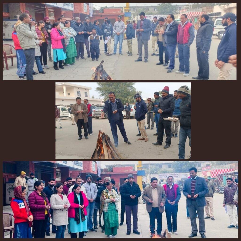 पंजाब 13 जनवरी *सिविल प्रशासन द्वारा तहसील कंपलेक्स में लोहड़ी का त्योहार धूमधाम से मनाया