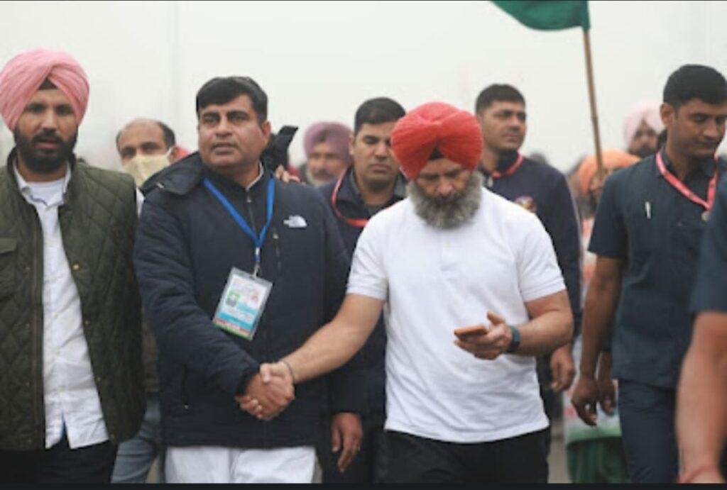 पंजाब14जनवरी*एडवोकेट प्रवीण भादू ने की भारत जोड़ो यात्रा में राहुल गांधी से मुलाकात पंजाब14जनवरी*एडवोकेट प्रवीण भादू ने की भारत जोड़ो यात्रा में राहुल गांधी से मुलाकात