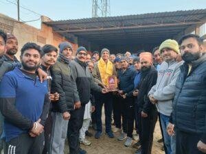 पंजाब14जनवरी*गौशाला मैनेजमैंट कमेटी के प्रधान फीकर चंद गोयल व राकेश कलानी ने संदीप जाखड़ को सम्मानित किया पंजाब14जनवरी*गौशाला मैनेजमैंट कमेटी के प्रधान फीकर चंद गोयल व राकेश कलानी ने संदीप जाखड़ को सम्मानित किया