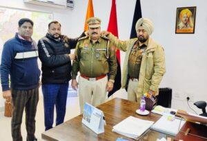 पंजाब 19 जनवरी *चौकी सीडफार्म प्रभारी हरमेश कुमार सबइंस्पैक्टर बने, एसएसपी भूपिंद्र सिंह ने लगाया दूसरा स्टार पंजाब 19 जनवरी *चौकी सीडफार्म प्रभारी हरमेश कुमार सबइंस्पैक्टर बने, एसएसपी भूपिंद्र सिंह ने लगाया दूसरा स्टार