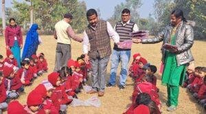 बाराबंकी19जनवरी*हर्षित राजकुमार ने एसबीएस पब्लिक स्कूल के नव निहालो को बांटे स्वेटर* बाराबंकी19जनवरी*हर्षित राजकुमार ने एसबीएस पब्लिक स्कूल के नव निहालो को बांटे स्वेटर*