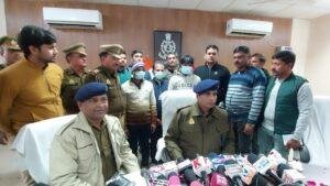 इटावा19जनवरी*थाना ऊसराहार क्षेत्र में सर्राफा के साथ हुयी आभूषणों की लूट की घटना का खुलासा,* इटावा19जनवरी*थाना ऊसराहार क्षेत्र में सर्राफा के साथ हुयी आभूषणों की लूट की घटना का खुलासा,*