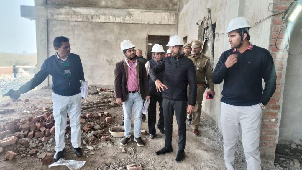 कानपुर नगर21जनवरी*तहसील सदर के अंतर्गत सुरार गांव में निर्माणाधीन ड्रग वेयर हाउस का निरीक्षण किया गया कानपुर नगर21जनवरी*तहसील सदर के अंतर्गत सुरार गांव में निर्माणाधीन ड्रग वेयर हाउस का निरीक्षण किया गया