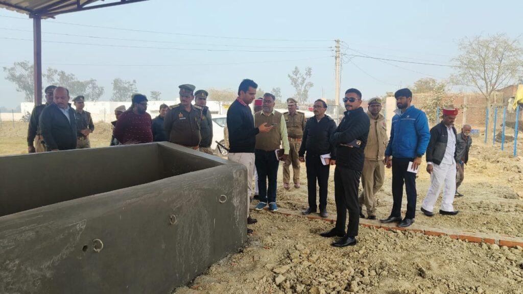 कानपुर नगर21जनवरी*धरमंगदपुर ग्राम पंचायत में निर्माणधीन आस्थाई गौवंश आश्रय स्थल का औचक निरीक्षण किया गया। कानपुर नगर21जनवरी*धरमंगदपुर ग्राम पंचायत में निर्माणधीन आस्थाई गौवंश आश्रय स्थल का औचक निरीक्षण किया गया।