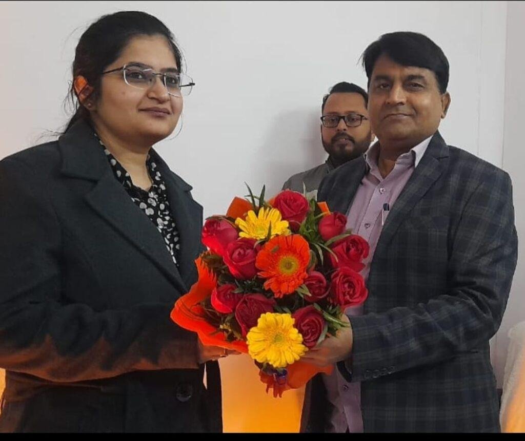 अयोध्या21जनवरी2023*अयोध्या के डीपीआरओ पद पर सुश्री दमनप्रीत अरोड़ा ने पहुंच कर डीपीआरओ का पदभार संभाल लीं है।