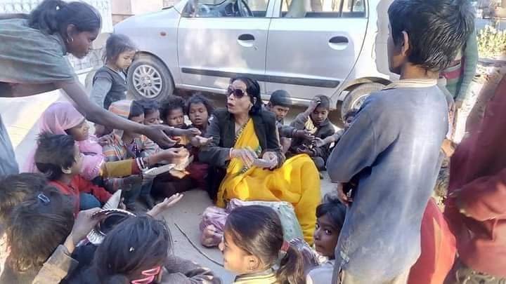 जोधपुर22जनवरी2023*कड़ाके की सर्दी में खास बच्चों के साथ झोपड़पट्टी में क्या नाश्ता करवाया।