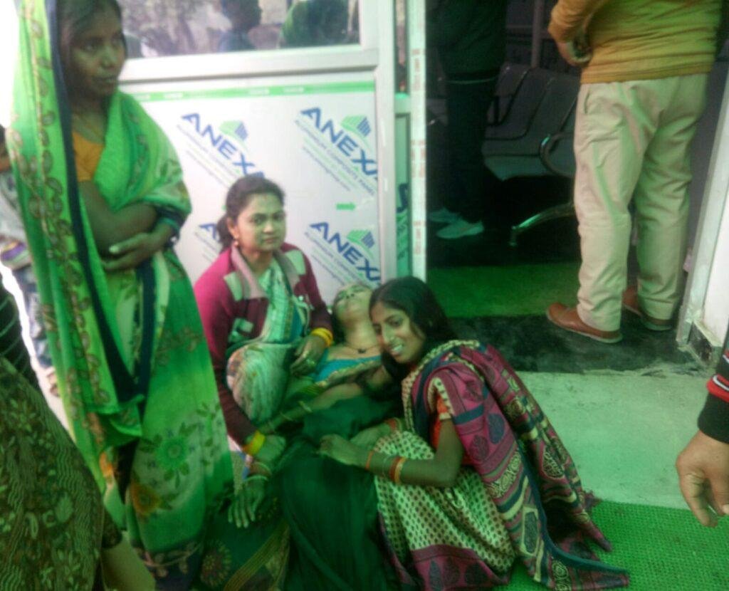कानपुर नगर23जनवरी*पनकी नहर में अपने पति के त्रेता में नहाने के लिए आई बुजुर्ग महिला नहर में गिरकर मौत* कानपुर नगर23जनवरी*पनकी नहर में अपने पति के त्रेता में नहाने के लिए आई बुजुर्ग महिला नहर में गिरकर मौत*