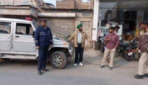 पंजाब 24 जनवरी *ट्रैफिक पुलिस ने बाजार नं.12 के बाहर नाकाबंदी कर काटे चालान