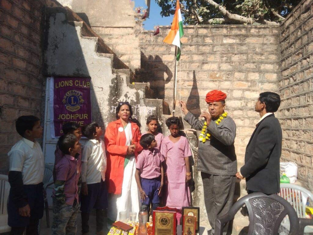 जोधपुर26जनवरी*लायंस क्लब जोधपुर एक्टिव द्वारा राजकीय उच्च प्राथमिक संस्कृत विद्यालय 14 सेक्टर