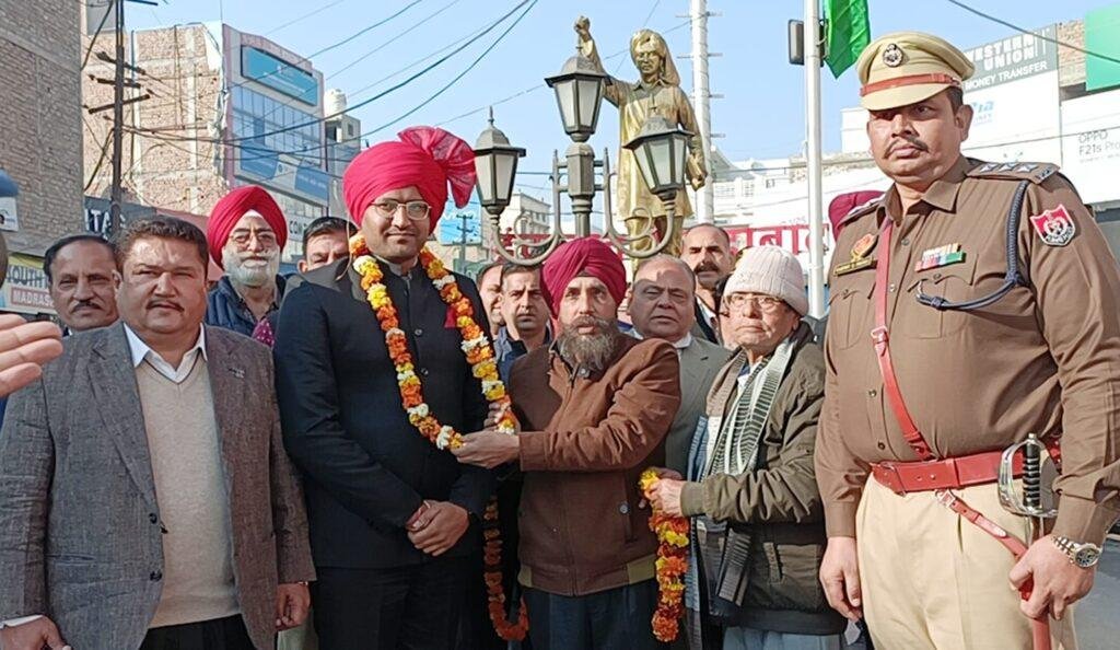 पंजाब 27 जनवरी *भगत सिंह चौक पर पंजाबी सभ्याचार मंच ने मनाया गणतंत्र दिवस पंजाब 27 जनवरी *भगत सिंह चौक पर पंजाबी सभ्याचार मंच ने मनाया गणतंत्र दिवस