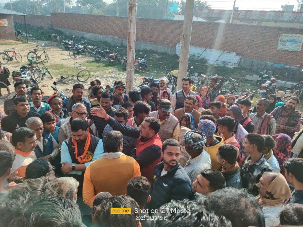 कानपुर28जनवरी*रेलवे द्वारा पूरा स्टेशन के पार लगभग 30 गांवों का मार्ग अवरुद्ध करने के मामले को क्षेत्रीय विधायक ने लिया गंम्भीरता से। कानपुर28जनवरी*रेलवे द्वारा पूरा स्टेशन के पार लगभग 30 गांवों का मार्ग अवरुद्ध करने के मामले को क्षेत्रीय विधायक ने लिया गंम्भीरता से।