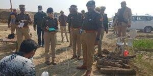 कानपुर देहात20जनवरी* पुलिस अधीक्षक ने भोगनीपुर क्षेत्र के उमरिया गांव स्थित ईट भट्टे पर पहुंचकर घटना स्थल का किया निरीक्षण .. कानपुर देहात20जनवरी* पुलिस अधीक्षक ने भोगनीपुर क्षेत्र के उमरिया गांव स्थित ईट भट्टे पर पहुंचकर घटना स्थल का किया निरीक्षण ..