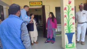बस्ती13फरवरी2023*डीएम ने नगर पंचायत मुंडेरवा का औचक निरीक्षण कर अधिकारियों को दिये आवश्यक निर्देश बस्ती13फरवरी2023*डीएम ने नगर पंचायत मुंडेरवा का औचक निरीक्षण कर अधिकारियों को दिये आवश्यक निर्देश