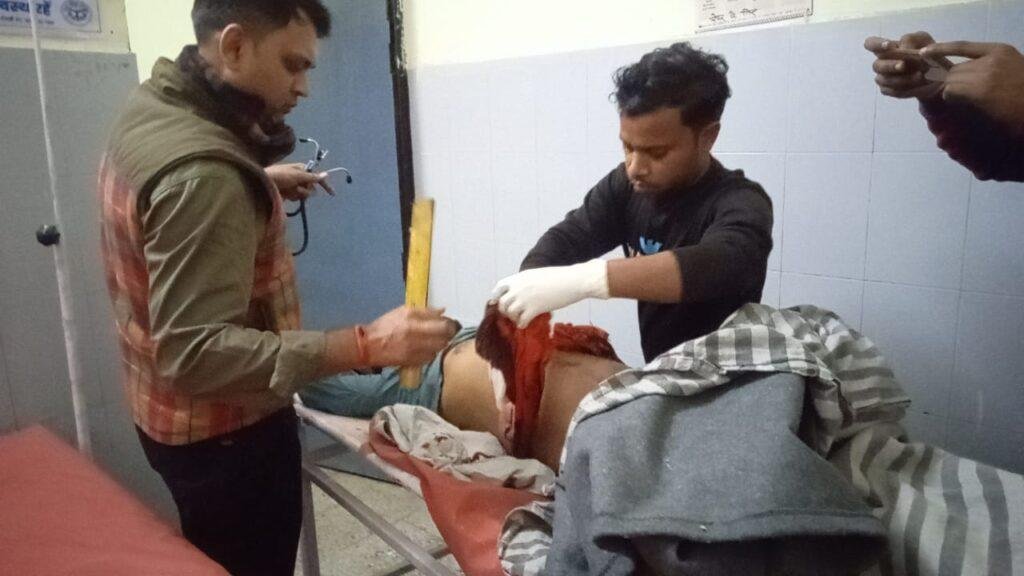 ब्रेकिंग न्यूज औरैया* 05 फरवरी * अज्ञात कारणों के चलते युवक ने मारी गोली सीएससी अजीतमल पर मौत नाम राजा शुक्ला पुत्र रविंद्र शुक्ला निवासी श्याम नगर अटसू उम्र 28 साल बताई जा रही है