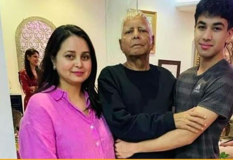 पटना11फरवरी* किडनी ट्रांसप्लांट के सफल ऑपरेशन के बाद राजद सुप्रीमो लालू प्रसाद यादव जल्द ही भारत आने वाले हैं.