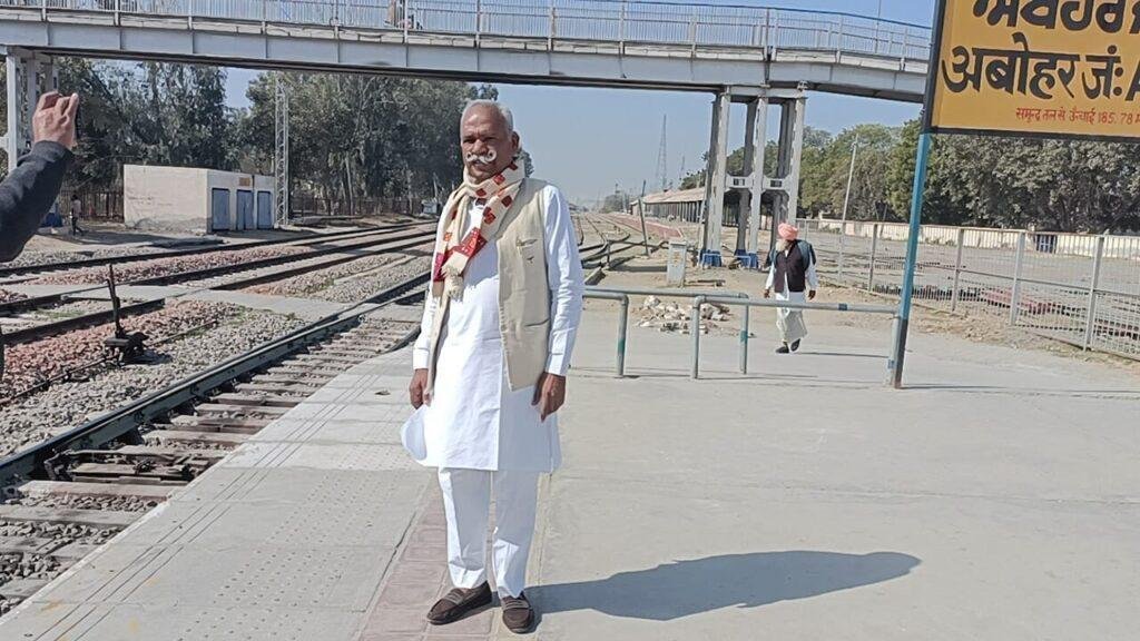 *पंजाब 13 फरवरी रेलवे स्टेशन अबोहर पत्थरों में घपले करने वाले ठेकेदार के खिलाफ कार्यवाई की मांग की ओमप्रकाश भुक्करका ने *पंजाब 13 फरवरी रेलवे स्टेशन अबोहर पत्थरों में घपले करने वाले ठेकेदार के खिलाफ कार्यवाई की मांग की ओमप्रकाश भुक्करका ने