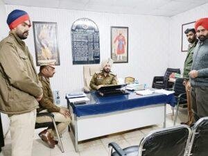 पंजाब15फरवरी*नगर थाना अबोहर का निरीक्षण करने पहुंचे डीएसपी डी सुखविन्द्र सिंह पंजाब15फरवरी*नगर थाना अबोहर का निरीक्षण करने पहुंचे डीएसपी डी सुखविन्द्र सिंह