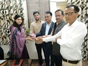 टोंक17फरवरी*उपखंड अधिकारी सुश्री नेहा मिश्रा को पद ग्रहण करने पर पुष्प गुच्छ भेंट कर बधाई एवं शुभकामनाएं दीं। टोंक17फरवरी*उपखंड अधिकारी सुश्री नेहा मिश्रा को पद ग्रहण करने पर पुष्प गुच्छ भेंट कर बधाई एवं शुभकामनाएं दीं।