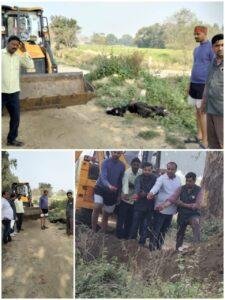 बकेवर18फरवरी*2 दिन से लावारिस अवस्था में मृत पड़े गोवंश की सूचना पर भी कोई सुनने बाला नही। बकेवर18फरवरी*2 दिन से लावारिस अवस्था में मृत पड़े गोवंश की सूचना पर भी कोई सुनने बाला नही।