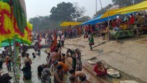 कौशाम्बी18फरवरी*महाशिवरात्रि पर्व पर गंगा स्नान के लिए उमड़ी भक्तों की भीड़* कौशाम्बी18फरवरी*महाशिवरात्रि पर्व पर गंगा स्नान के लिए उमड़ी भक्तों की भीड़*