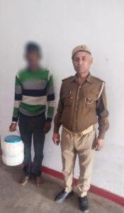 चित्रकूट24फरवरी*थाना रैपुरा पुलिस टीम ने एक अभियुक्त को 10 लीटर कच्ची शराब के साथ गिरफ्तार किया*