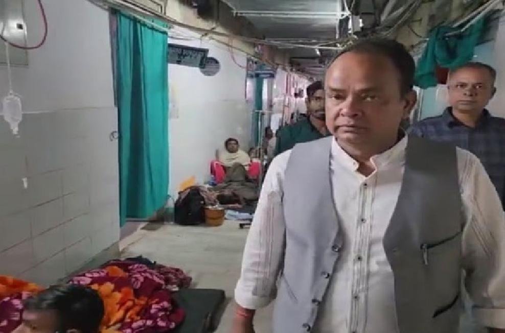 जामताड़ा25फरवरी*रिम्स पहुंचे विधायक इरफान अंसारी, कहा- बदहाल स्थिति से मुख्यमंत्री को कराएंगे अवगत*