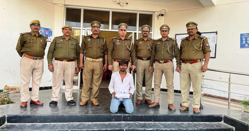 कानपुर25फरवरी2023*गांजा बेचने वाला युवक गिरफ्तार कानपुर25फरवरी2023*गांजा बेचने वाला युवक गिरफ्तार