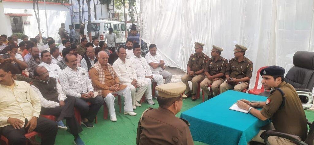 कानपुर नगर27फरवरी*संभ्रांत व्यक्तियों से अपील त्योहारों के मद्देनजर अराजकतत्वों पर रहे नजर पुलिस को दे सूचना : निशांक शर्मा* कानपुर नगर27फरवरी*संभ्रांत व्यक्तियों से अपील त्योहारों के मद्देनजर अराजकतत्वों पर रहे नजर पुलिस को दे सूचना : निशांक शर्मा*