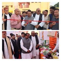 चित्रकूट18फरवरी*केंद्रीय मंत्री द्वारा प्रदेश सरकार की विभिन्न योजनाओं से संबंधित चित्र प्रदर्शनी का फीता काटकर किया शुभारंभ। चित्रकूट18फरवरी*केंद्रीय मंत्री द्वारा प्रदेश सरकार की विभिन्न योजनाओं से संबंधित चित्र प्रदर्शनी का फीता काटकर किया शुभारंभ।