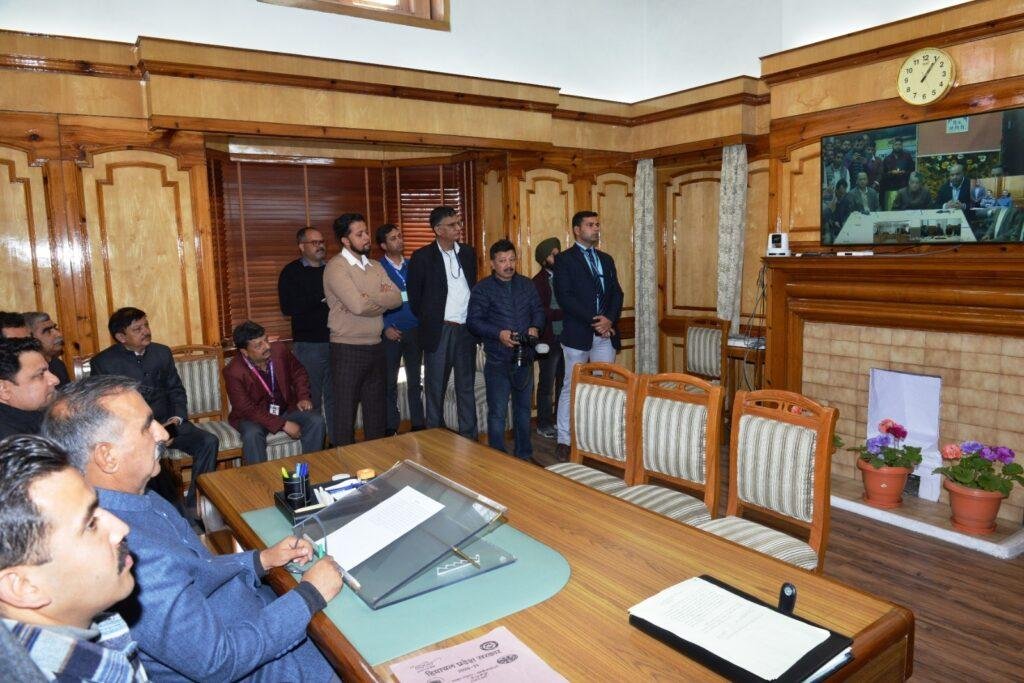 चंबा शिमला 15 मार्च*चंबा ज़िले के भरमौर विधानसभा क्षेत्र के अन्तर्गत चौली में नए पुल का उद्घाटन किया।