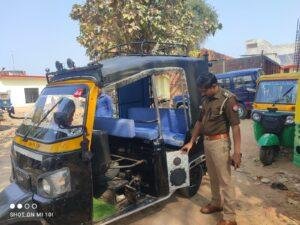 चित्रकूट2मार्च*टीएसआई द्वारा चलाया गया ई-रिक्शा एवं ऑटो वाहनों की चेकिंग अभियान*