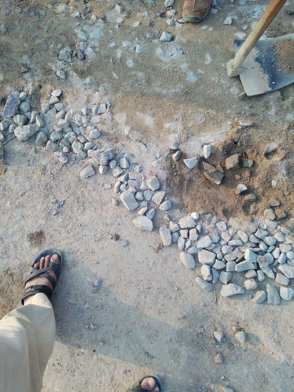 चित्रकूट03मार्च*हनुमान जी आश्रम नांदी के नाला निर्माण पर ठेकेदार द्वारा किया जा रहा भारी भ्रष्टाचार।