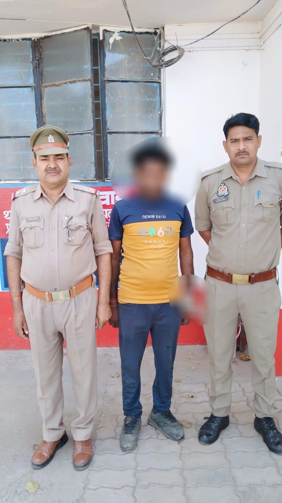 चित्रकूट05मार्च*थाना पहाड़ी पुलिस टीम ने टॉपटेन व हिस्ट्रीशीटर अभियुक्त शिवभवन उर्फ झल्लर को गिरफ्तार किया* चित्रकूट05मार्च*थाना पहाड़ी पुलिस टीम ने टॉपटेन व हिस्ट्रीशीटर अभियुक्त शिवभवन उर्फ झल्लर को गिरफ्तार किया*