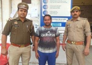 कानपुर05मार्च*18 क्वाटर नाजायज देशी शराब के साथ एक अभियुक्त गिरफ्तार कानपुर05मार्च*18 क्वाटर नाजायज देशी शराब के साथ एक अभियुक्त गिरफ्तार