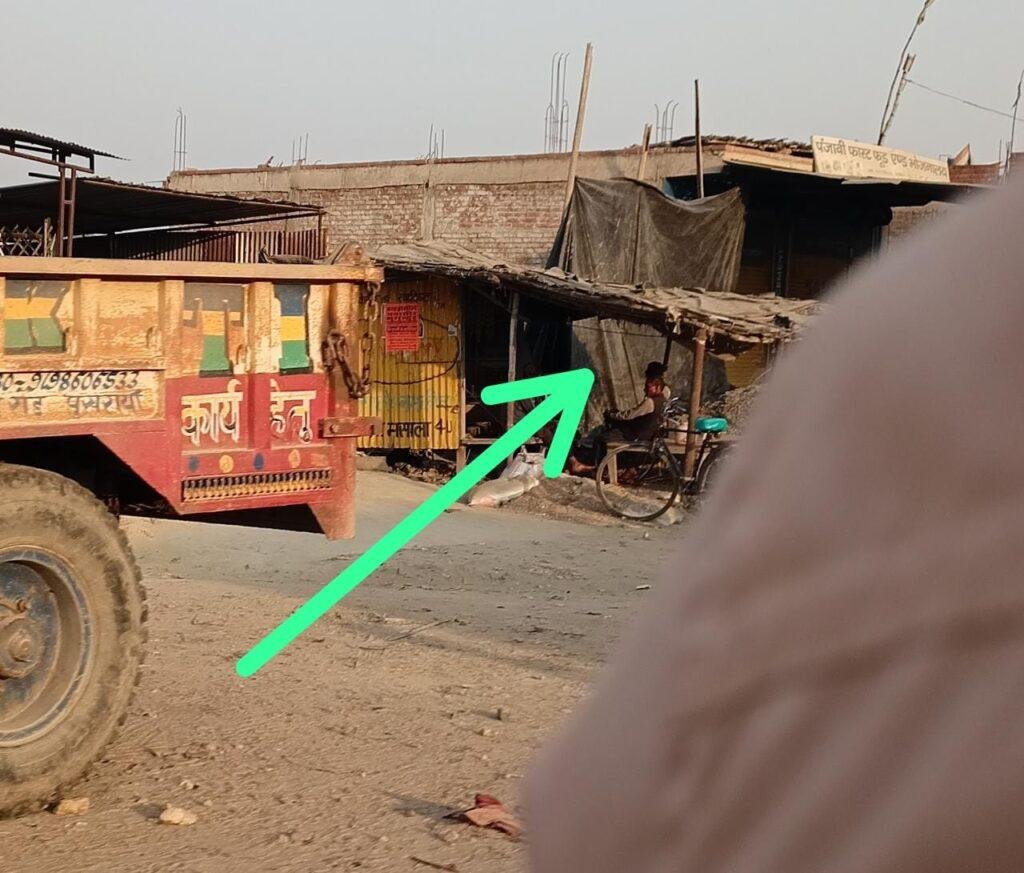 कानपुर नगर07मार्च*पूरा जी टी रोड़ नदिहा रोड़ के पास अबैध निर्माण फिर चालू।*