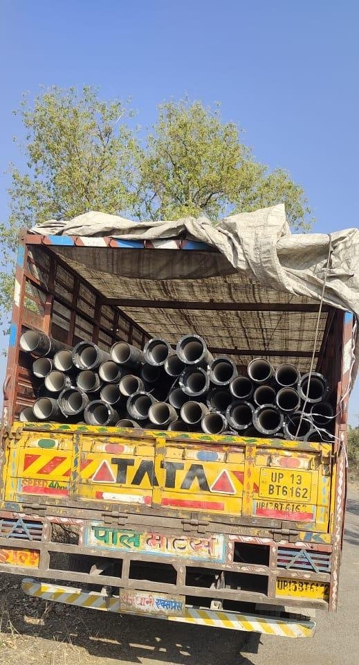 चित्रकूट13मार्च*थाना मारकुण्डी पुलिस टीम ने डीसीएम में लदे 80 अदद पाइप (नमामि गंगे प्रोजेक्ट के) बरामद किये* चित्रकूट13मार्च*थाना मारकुण्डी पुलिस टीम ने डीसीएम में लदे 80 अदद पाइप (नमामि गंगे प्रोजेक्ट के) बरामद किये*