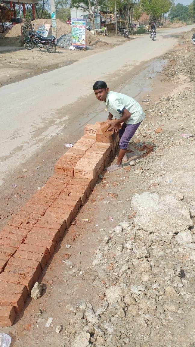 कौशांबी 20 मार्च*ग्राम पंचायत में नाबालिग बच्चों से लिया जा रहा है काम* कौशांबी 20 मार्च*ग्राम पंचायत में नाबालिग बच्चों से लिया जा रहा है काम*