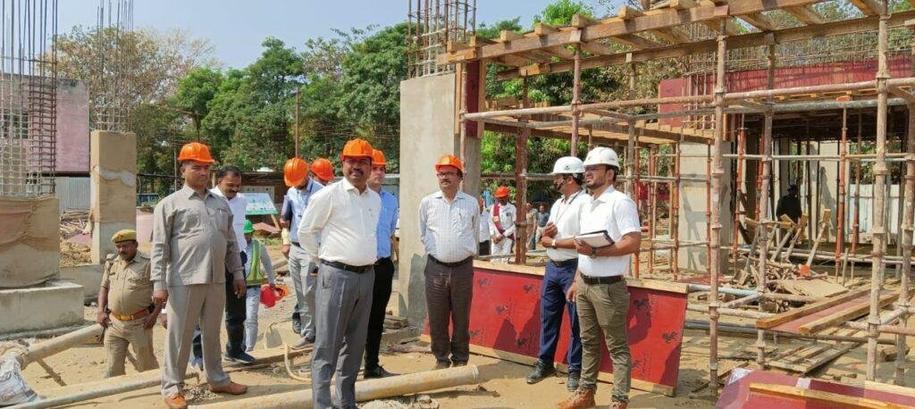 कौशांबी 20 मार्च*निर्माणाधीन मेडिकल कॉलेज का डीएम ने निरीक्षण कर निर्माण कार्यों को तेजी से पूर्ण कराने के दियें निर्देश*