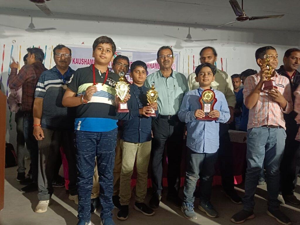 कौशांबी 20 मार्च*सात चक्र में आयोजित की गई ओपन रैपिड शतरंज प्रतियोगिता*