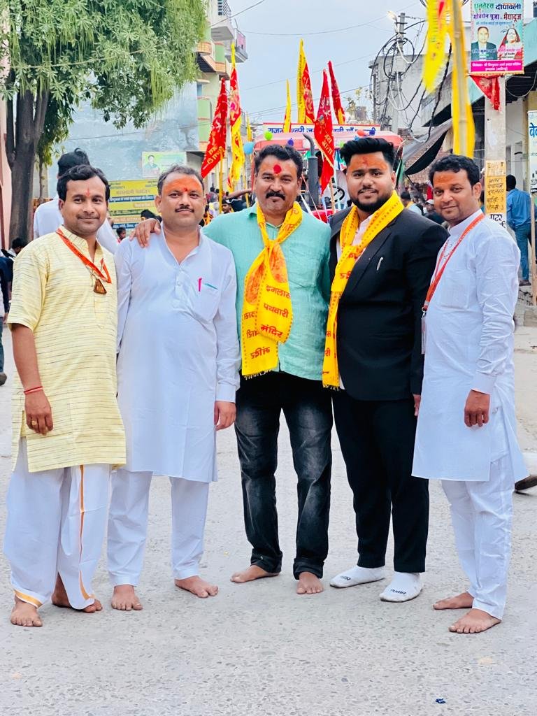 हाथरस 22 मार्च*इगलास में पथवारी मंदिर की ओर से हर वर्ष की भाती निकाली गयी शोभा यात्रा।