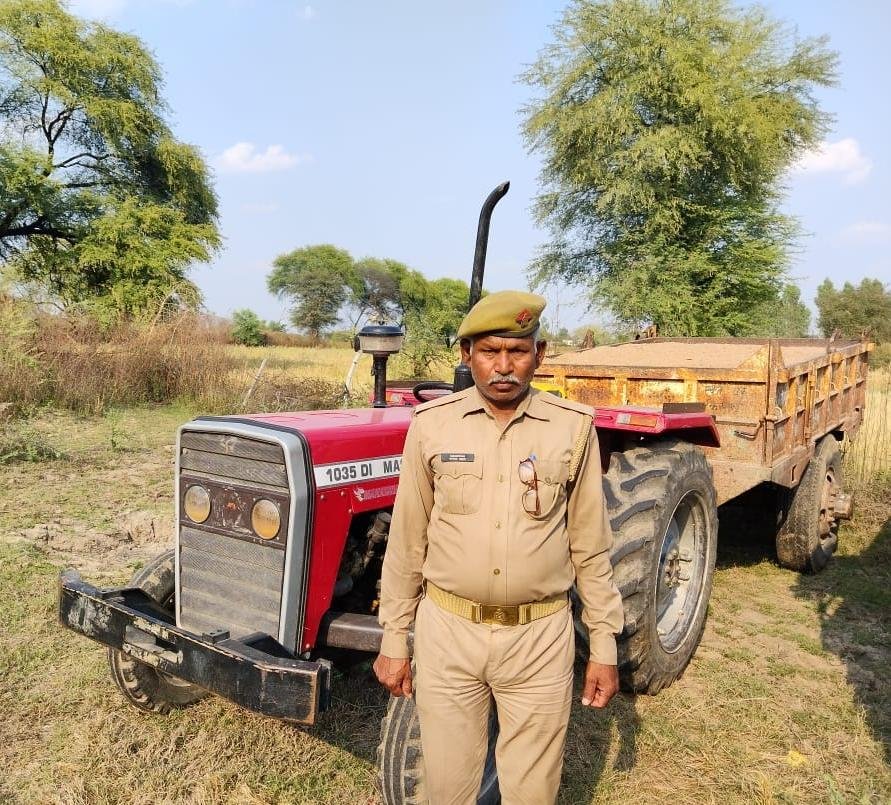 चित्रकूट 23 मार्च*थाना भरतकूप पुलिस ने अवैध खनन कर अवैध बालू ट्रैक्टर से परिवहन करते हुए अभियुक्त को गिरफ्तार किया*