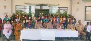 कानपुर नगर 24 मार्च*महिलाओं एवं बालिकाओं को विमेन पावर लाइन-1090, 112 आदि के बारे में जागरूक किया गया